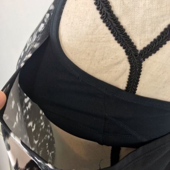 Fabletics Norwalk Racerback Tank Top Black White Built-In Bra Athletic Womens - Picture 7 of 8